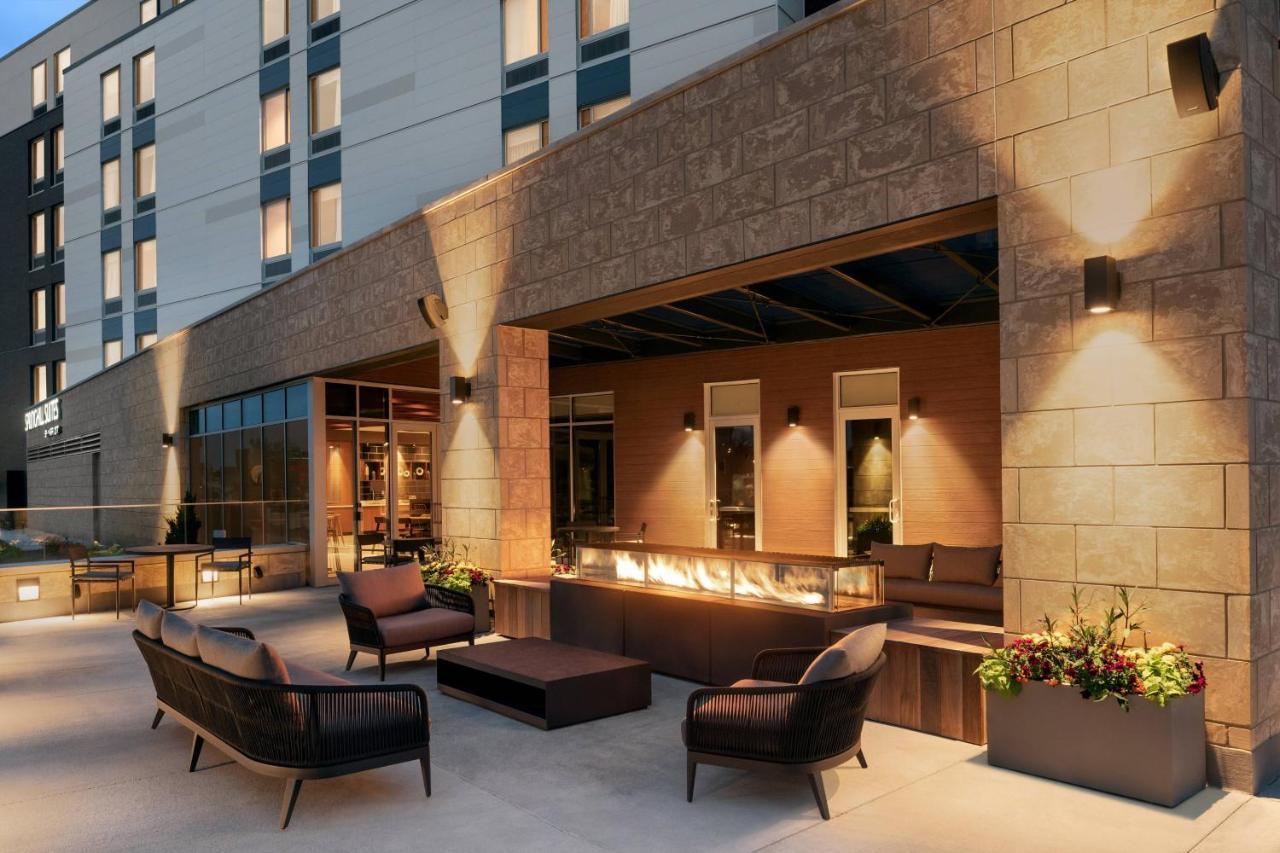 Springhill Suites By Marriott Milwaukee West/Wauwatosa Ngoại thất bức ảnh