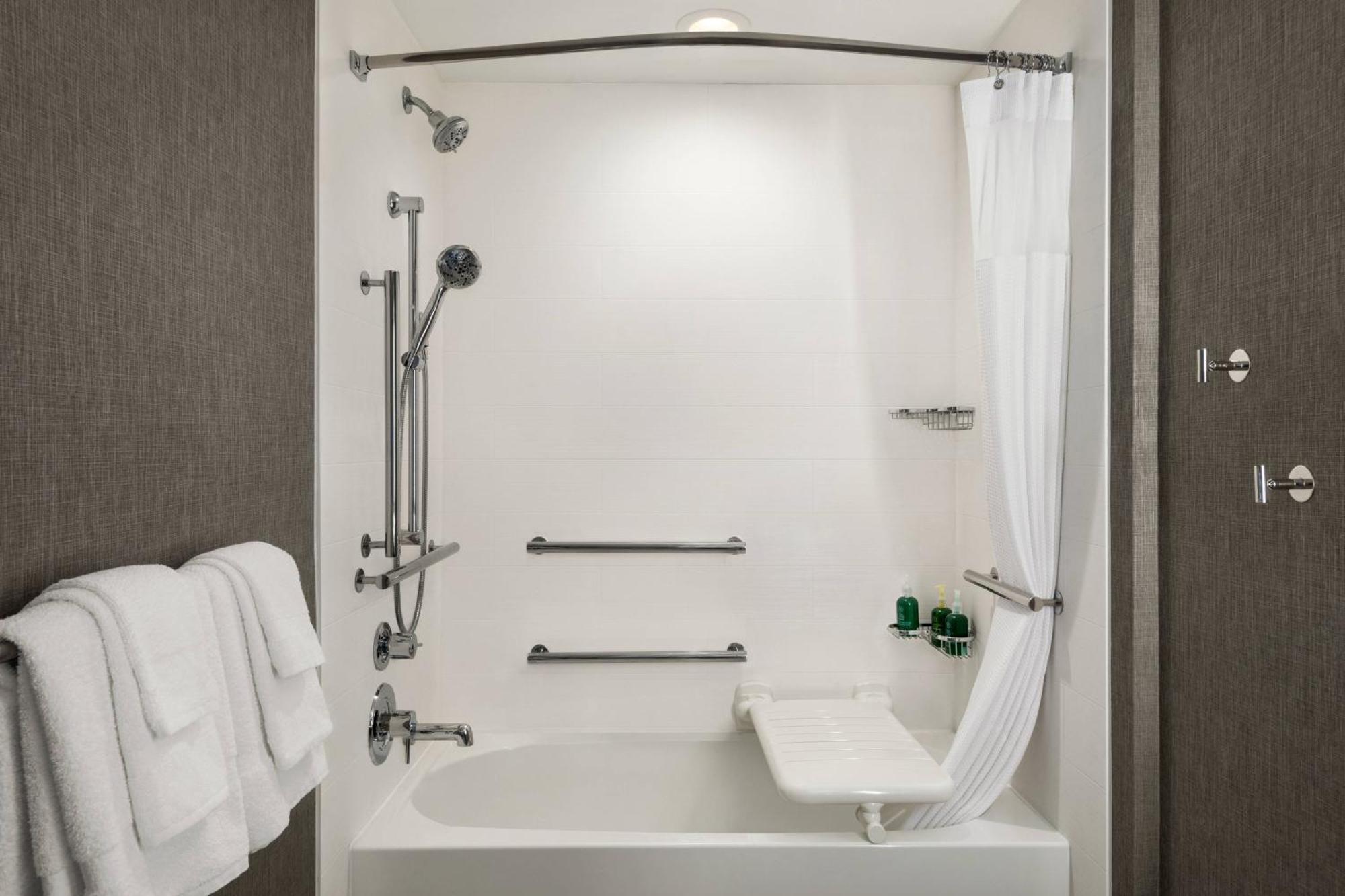 Springhill Suites By Marriott Milwaukee West/Wauwatosa Ngoại thất bức ảnh